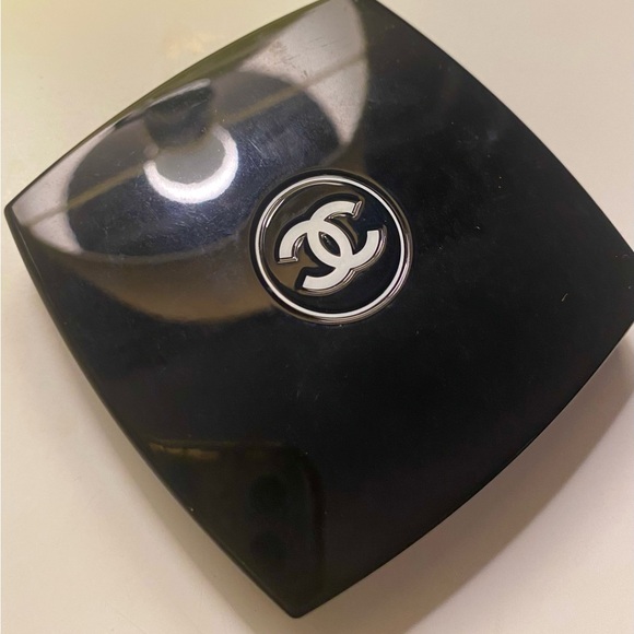 Chanel Joues Contrast Powder Blush in Jersey - Picture 3 of 4